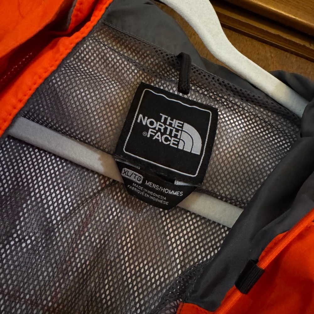 North Face rain jacket size XL - Picture 3 of 10
